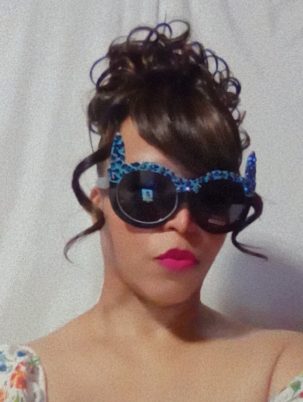 (NEW)! Cute! Blue & Black w/ Blue Crystals! Round Shaped Shades!